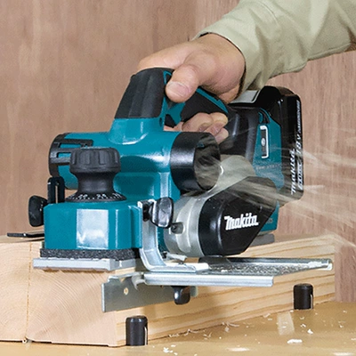 Máy bào điện Makita của Nhật Bản DKP180 Máy bào chế biến gỗ cầm tay có thể sạc lại 181 Dụng cụ điện lithium 18V gia dụng nhỏ máy bào gỗ cũ máy mài gỗ cầm tay